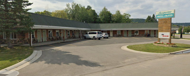 Superior Motel & Suites (Star-Lite Motel, Star Lite Motel) - Web Listing (newer photo)